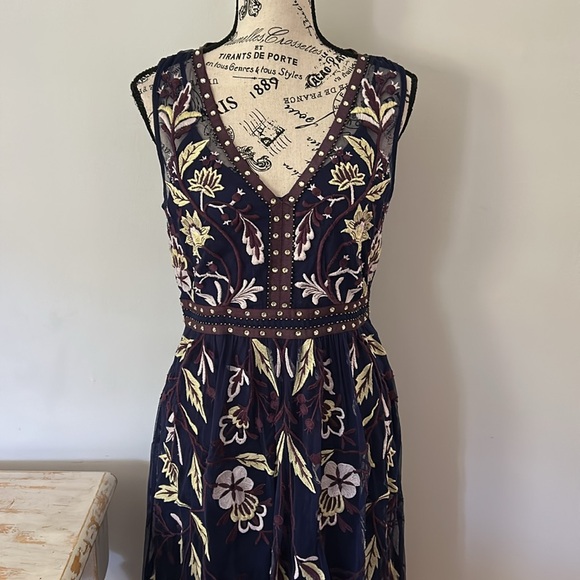 Anthropologie Moulinette Soeurs Embroidered Alicante Midi Dress Women's size 6 - Picture 4 of 11